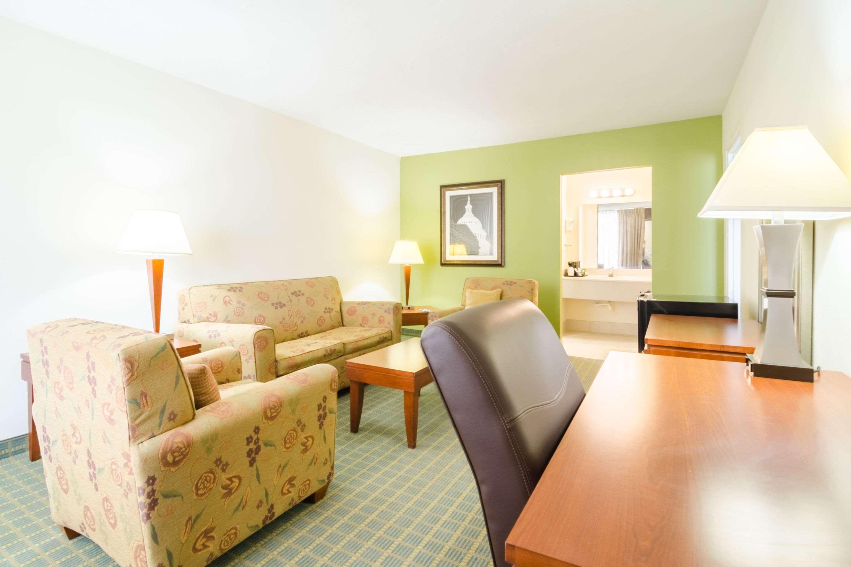 Hotel Oyo East I 40