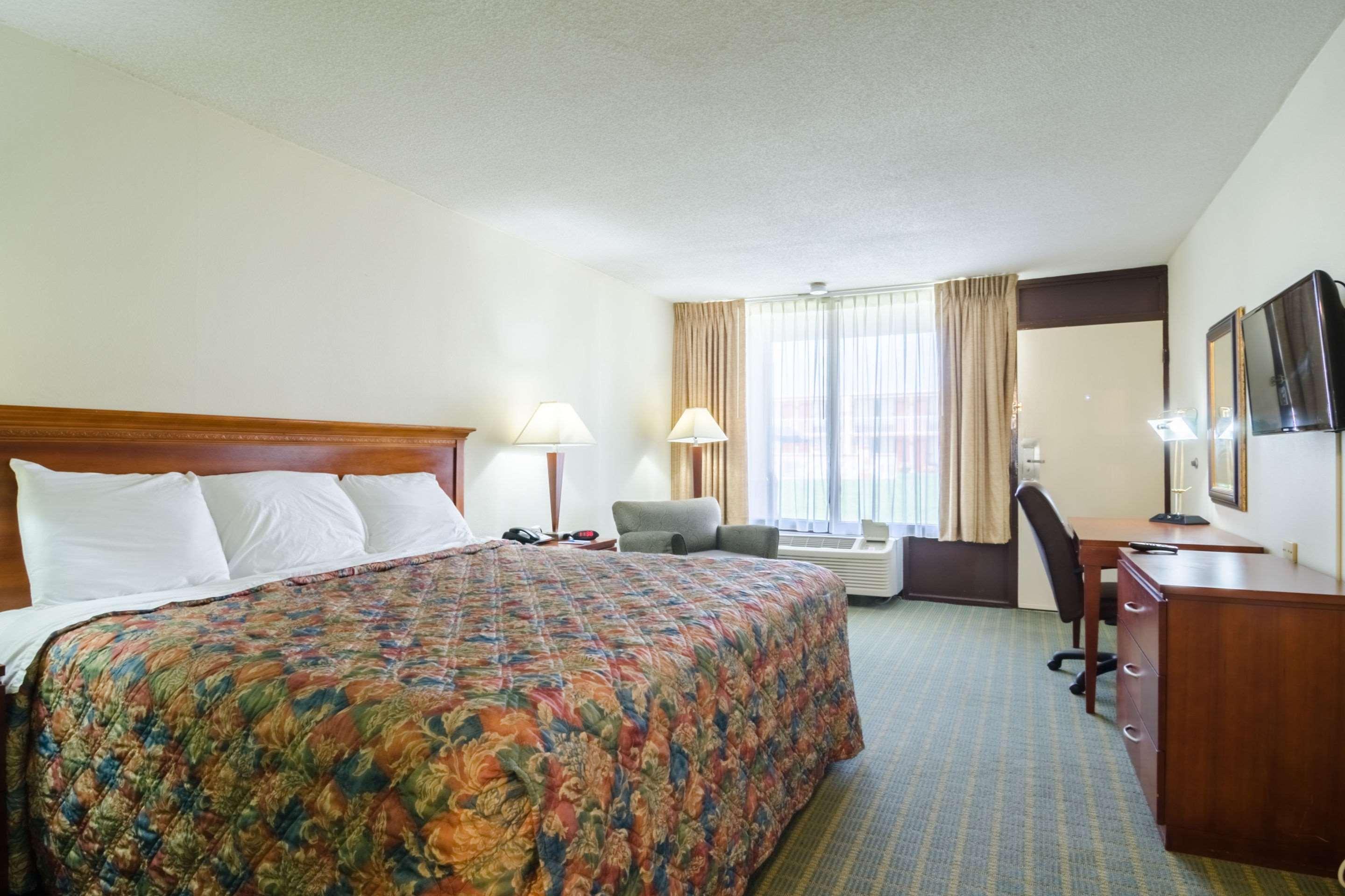 Oyo East I 40 Hotel