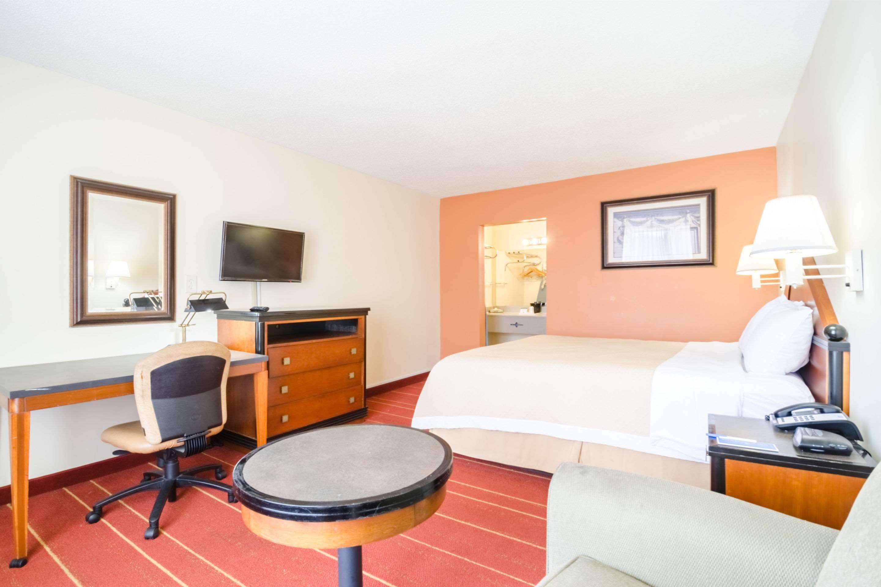 Hotel Oyo East I 40 Greensboro