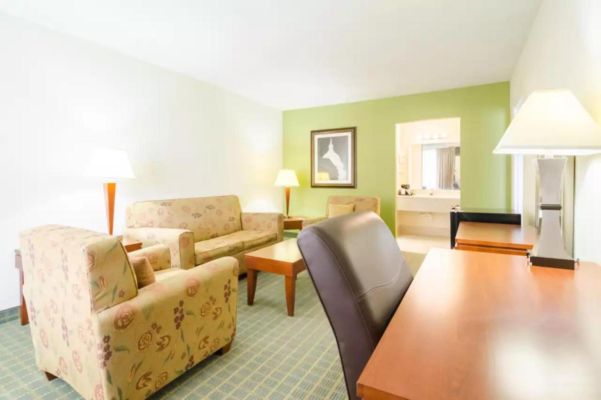 Hotel Oyo East I 40 Greensboro