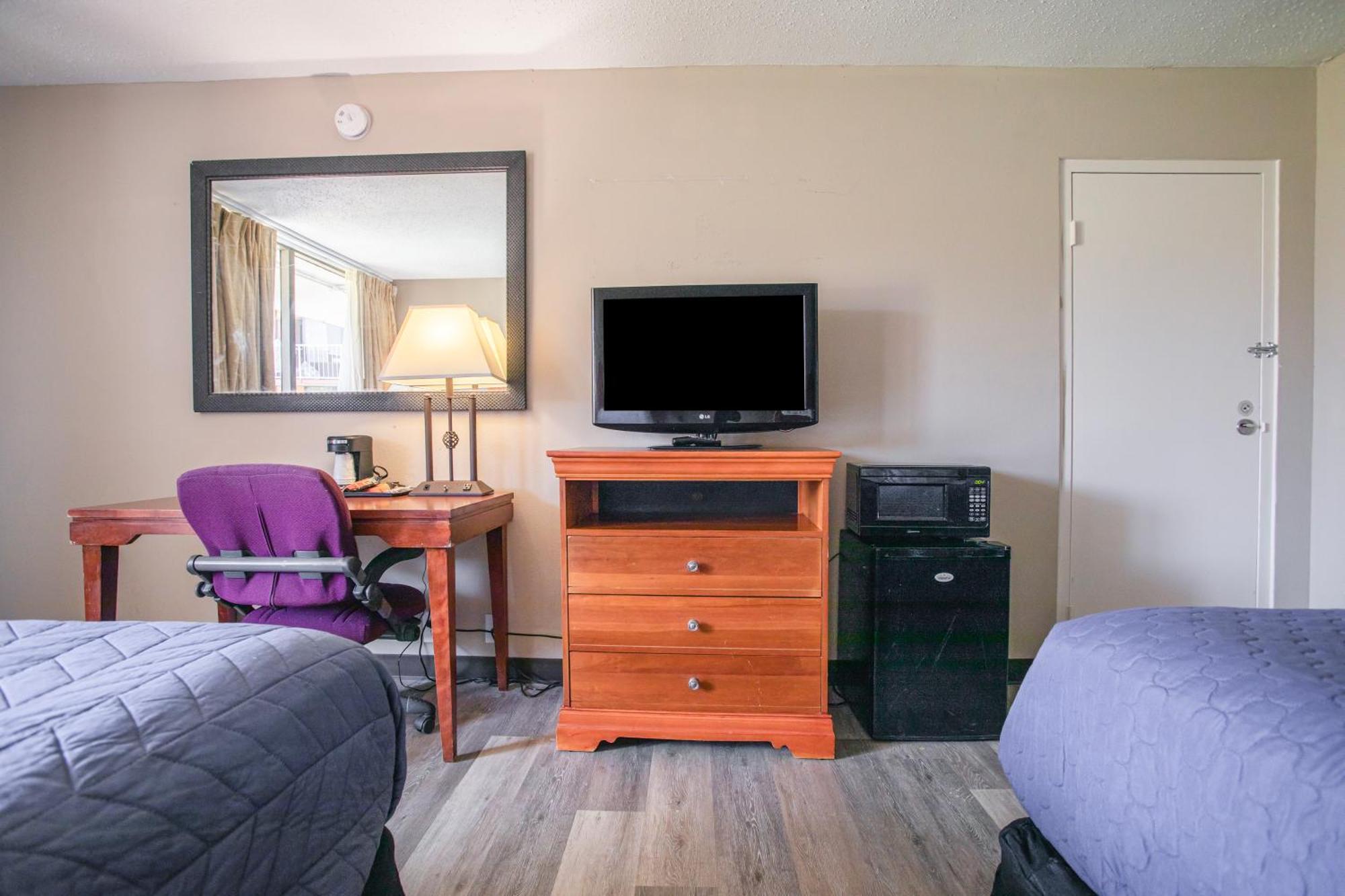 Oyo East I 40 Hotel
