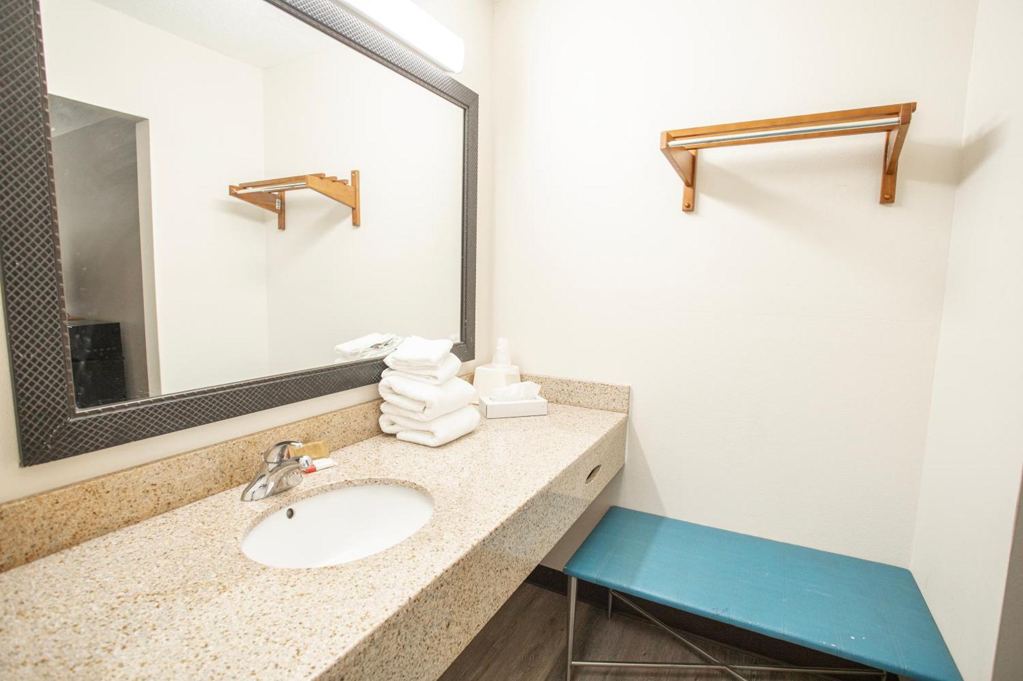 Hotel Oyo East I 40 Greensboro