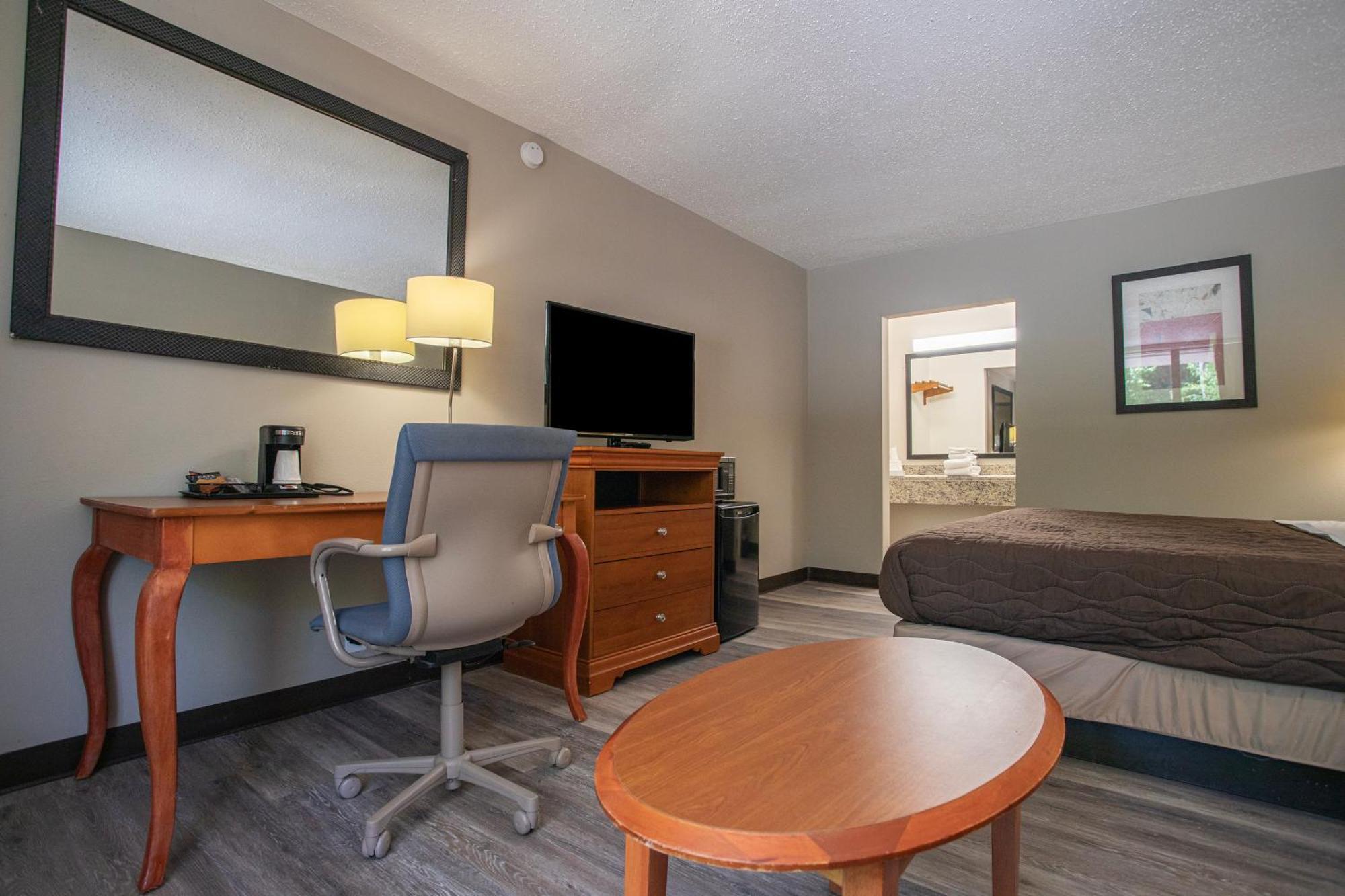 Oyo East I 40 Hotel Greensboro