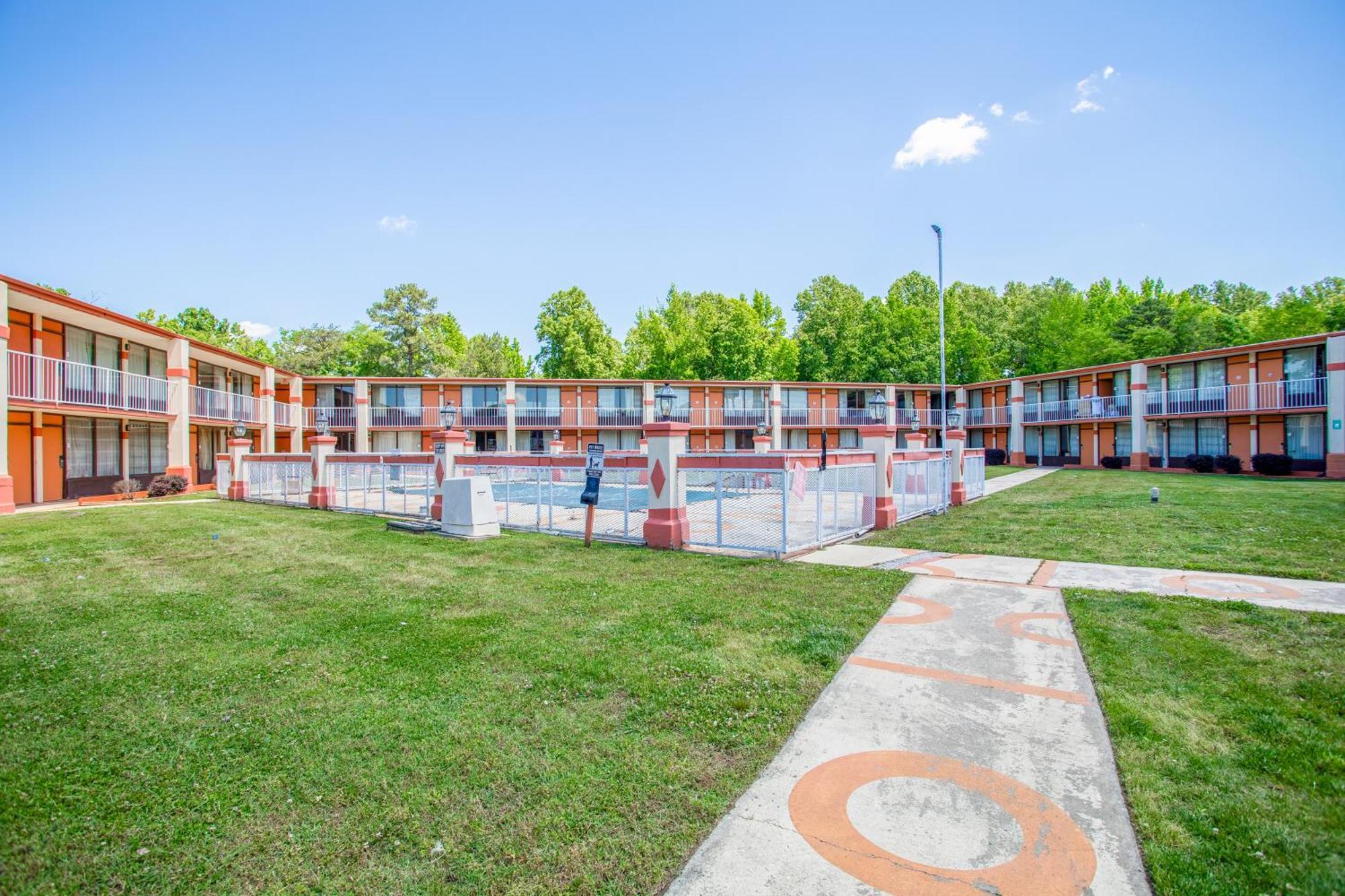 Oyo East I 40 Hotel Greensboro